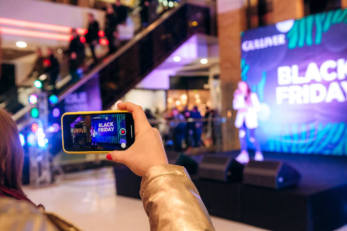 Чорна п&#039;ятниця 2019 — LAUD, автограф-сесія Євгена Кота і Ксенії Мішиной image-25