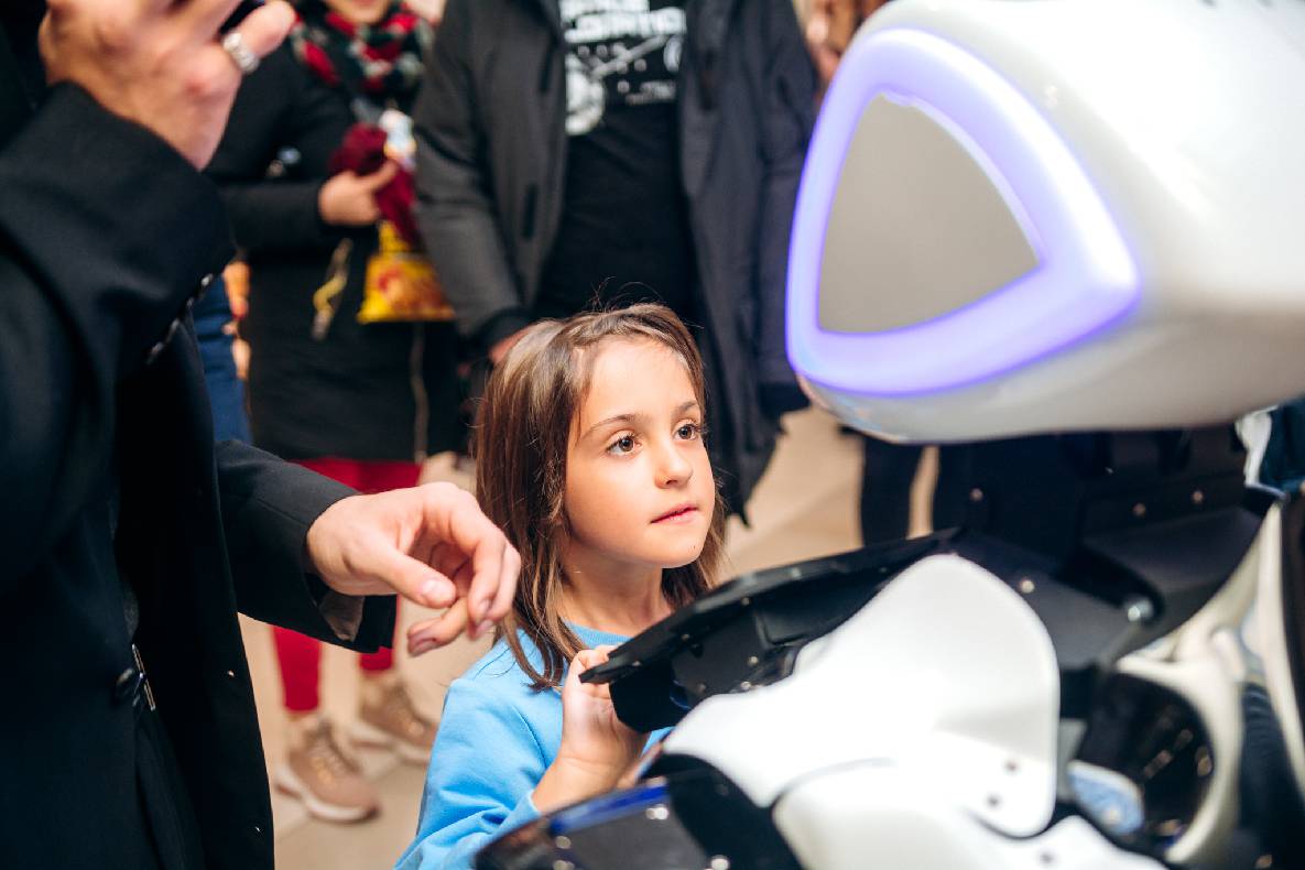 Чорна п&#039;ятниця 2019 — LAUD, автограф-сесія Євгена Кота і Ксенії Мішиной image-51