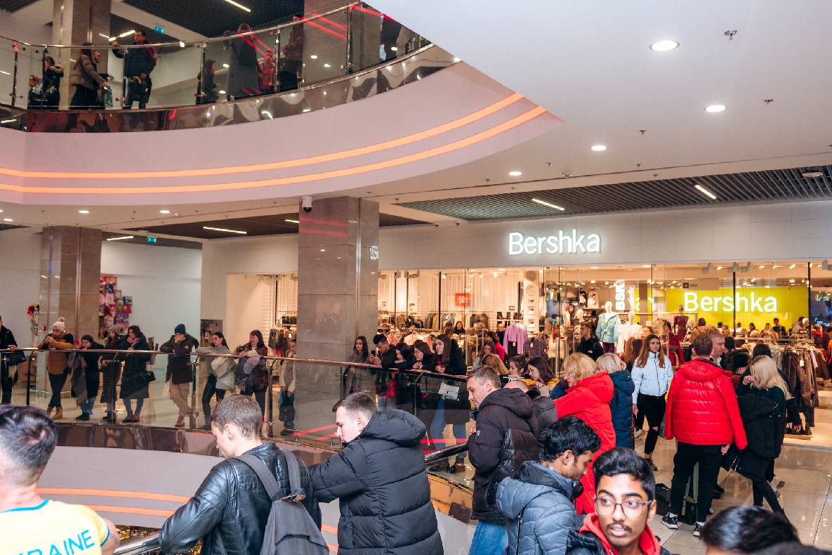 Чорна п&#039;ятниця 2019 — LAUD, автограф-сесія Євгена Кота і Ксенії Мішиной image-63