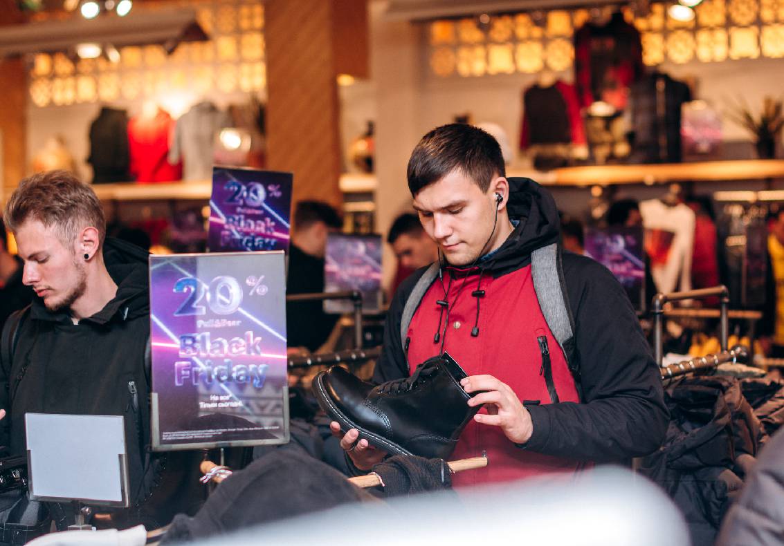 Чорна п&#039;ятниця 2019 — LAUD, автограф-сесія Євгена Кота і Ксенії Мішиной image-71