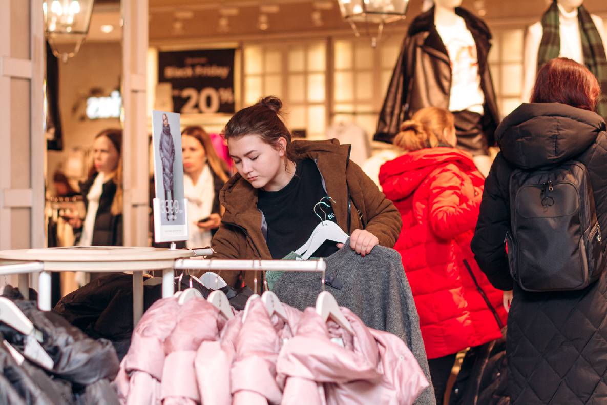 Чорна п&#039;ятниця 2019 — LAUD, автограф-сесія Євгена Кота і Ксенії Мішиной image-72