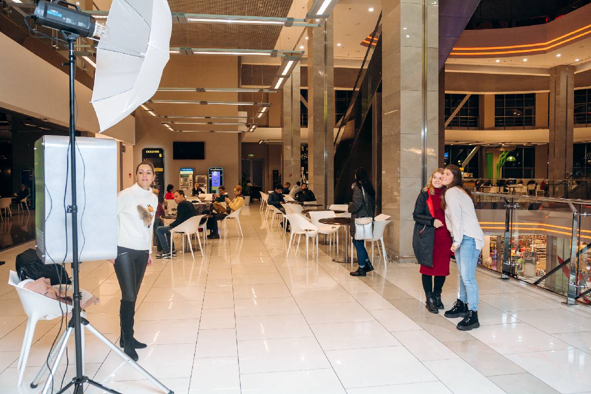 Чорна п&#039;ятниця 2019 — LAUD, автограф-сесія Євгена Кота і Ксенії Мішиной image-78