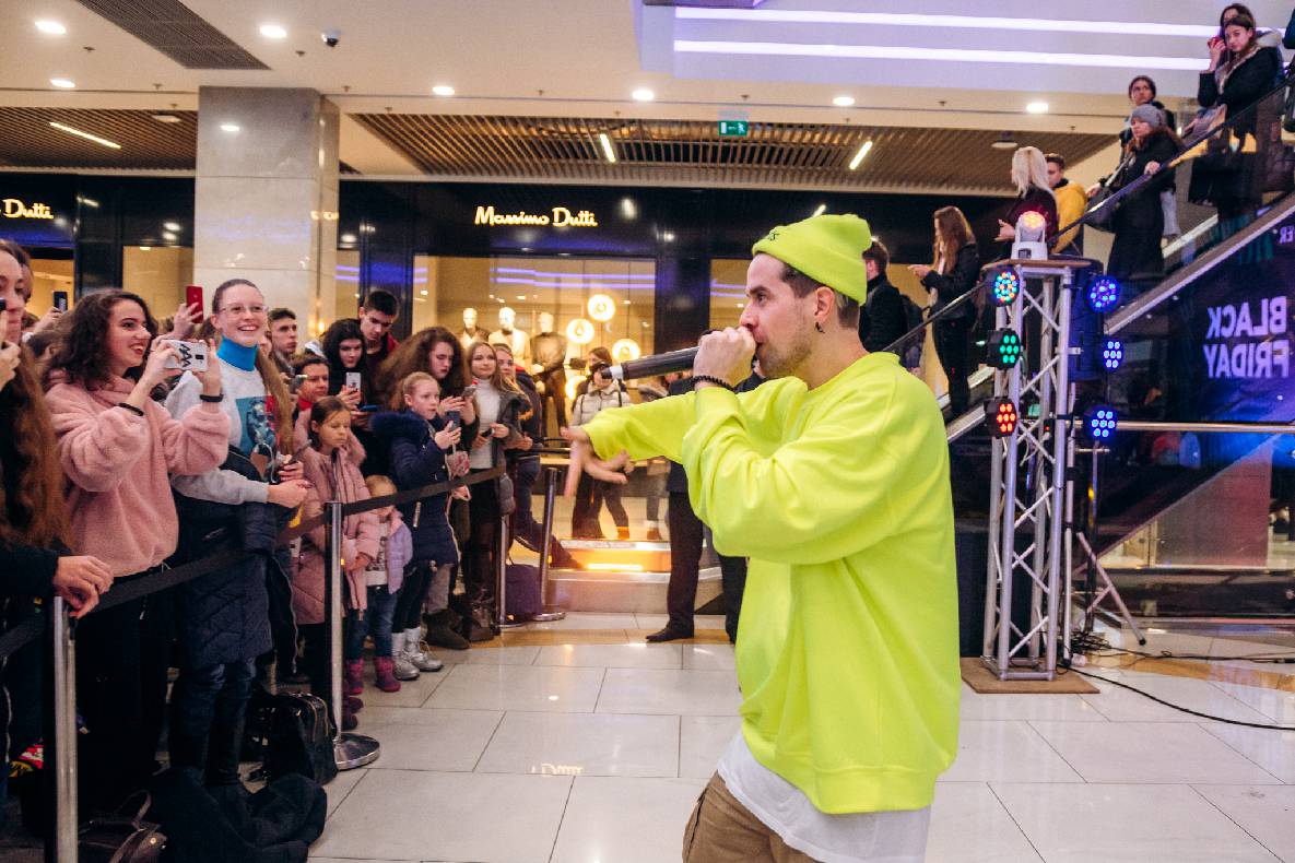 Чорна п&#039;ятниця 2019 — LAUD, автограф-сесія Євгена Кота і Ксенії Мішиной image-87