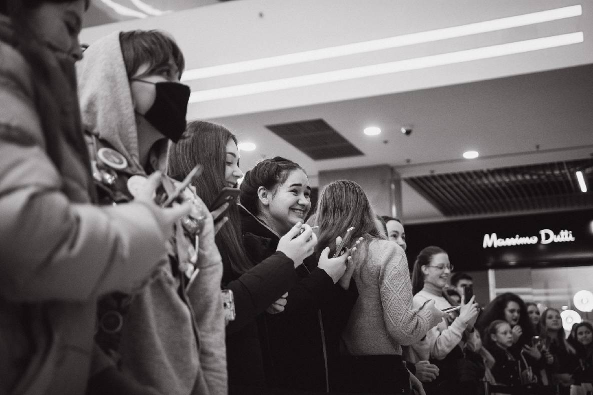 Чорна п&#039;ятниця 2019 — LAUD, автограф-сесія Євгена Кота і Ксенії Мішиной image-93