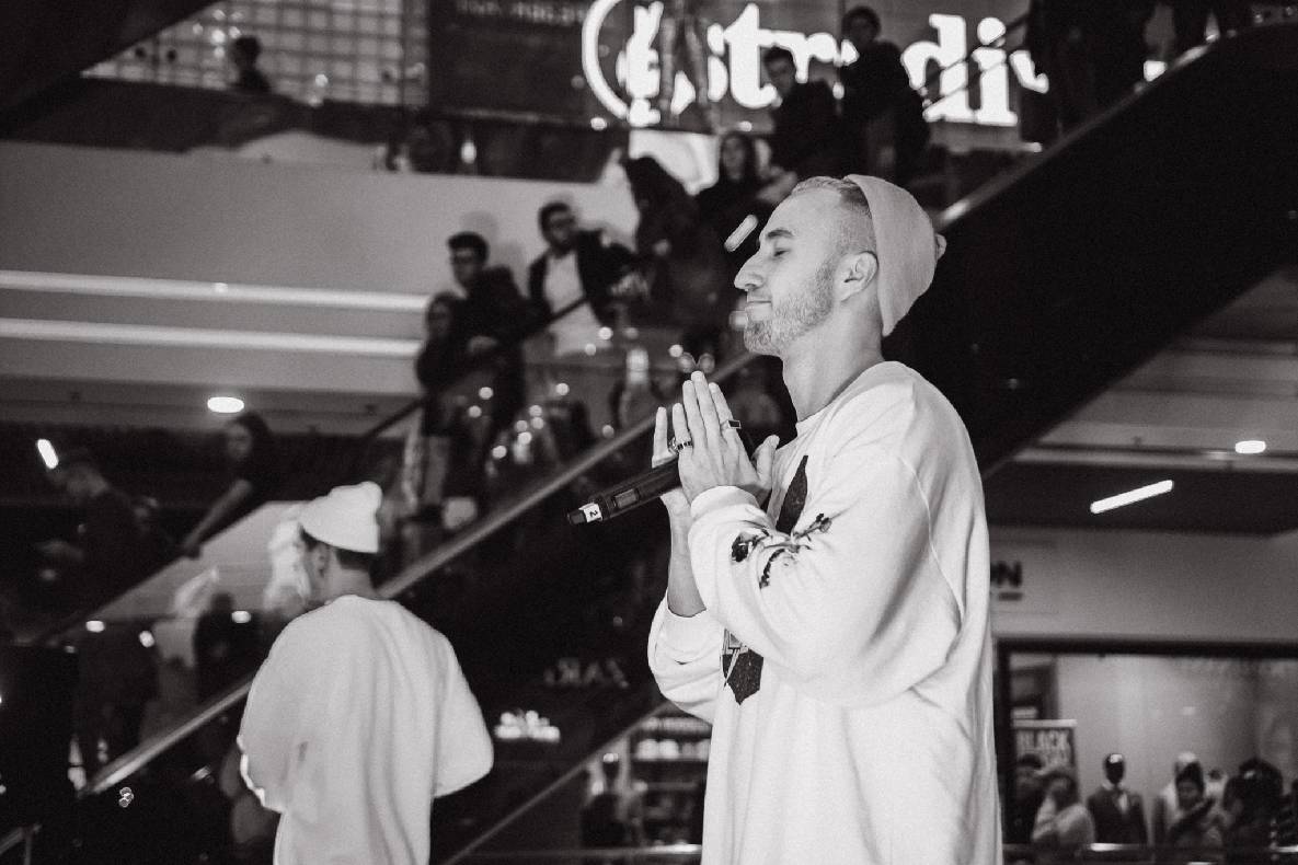 Чорна п&#039;ятниця 2019 — LAUD, автограф-сесія Євгена Кота і Ксенії Мішиной image-96