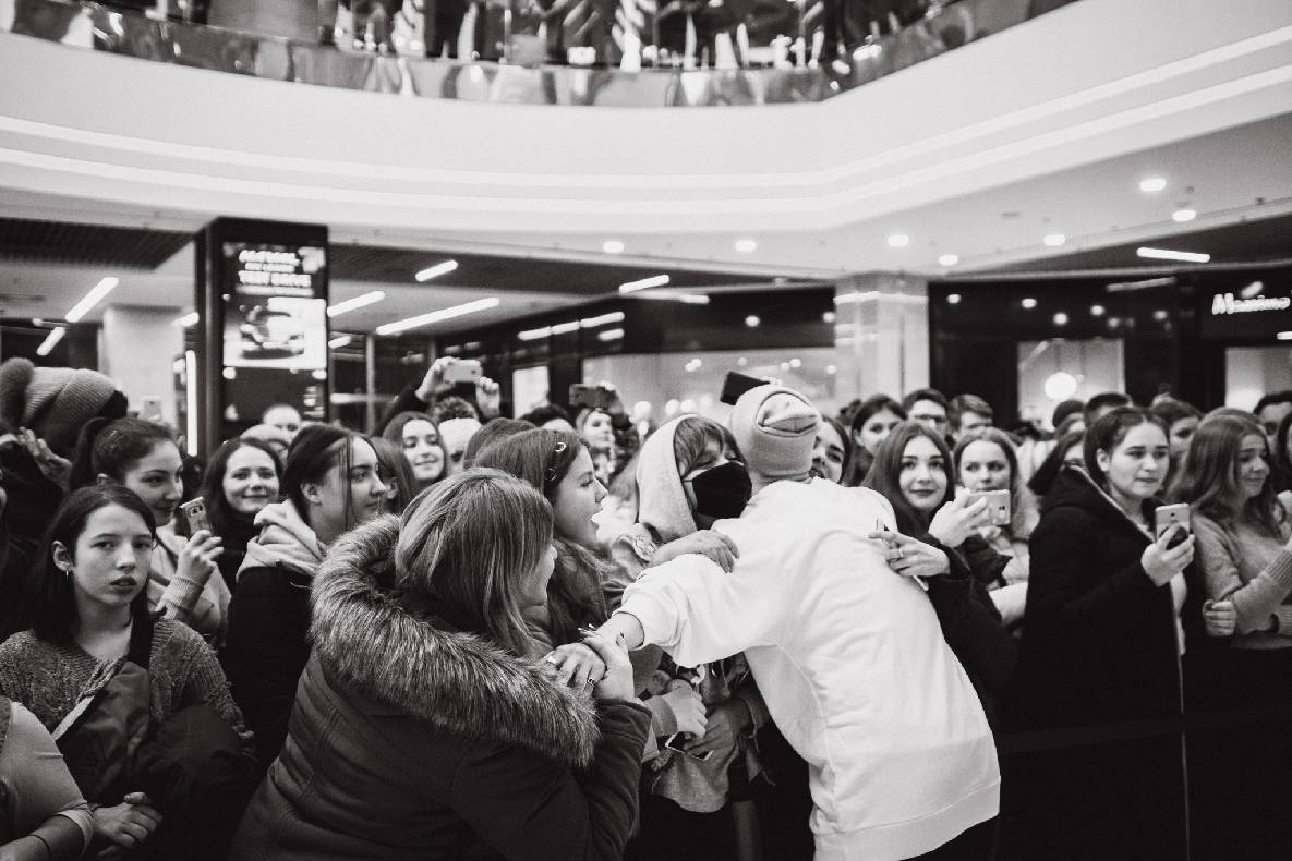 Чорна п&#039;ятниця 2019 — LAUD, автограф-сесія Євгена Кота і Ксенії Мішиной image-103