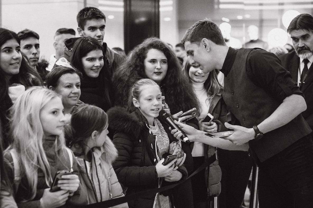 Чорна п&#039;ятниця 2019 — LAUD, автограф-сесія Євгена Кота і Ксенії Мішиной image-113