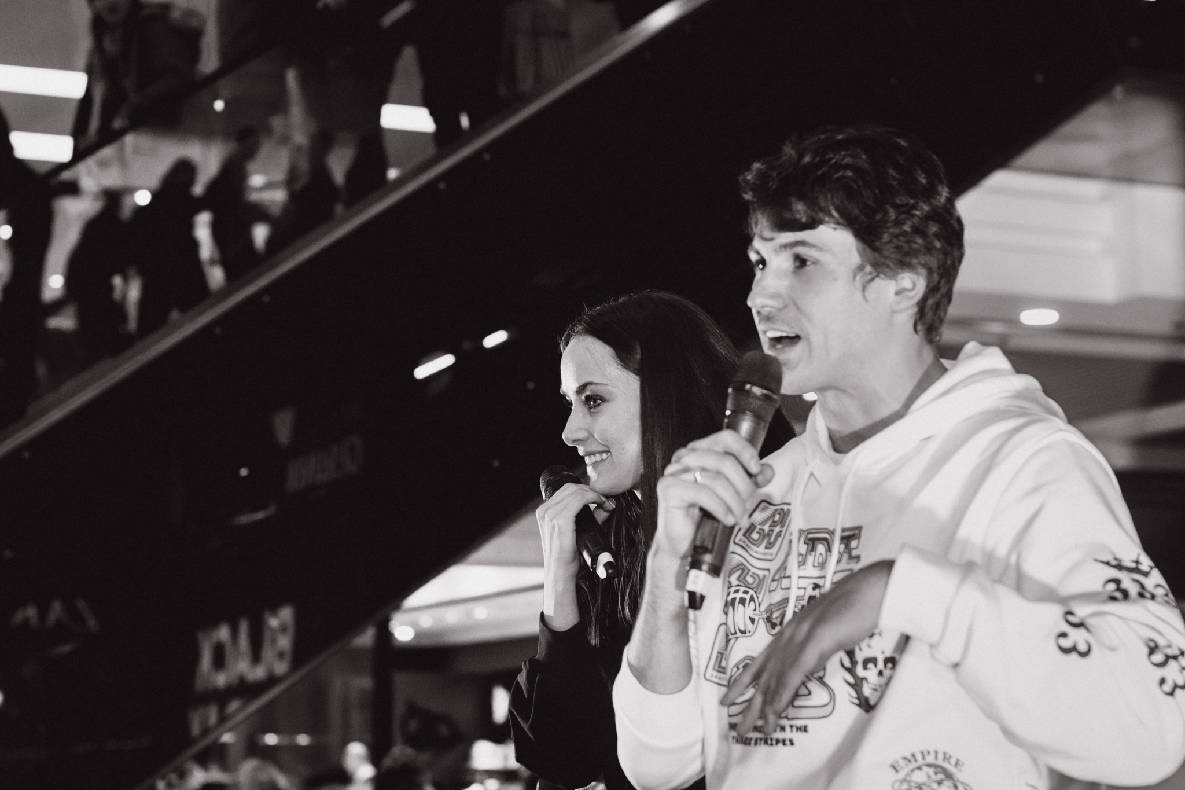 Чорна п&#039;ятниця 2019 — LAUD, автограф-сесія Євгена Кота і Ксенії Мішиной image-121