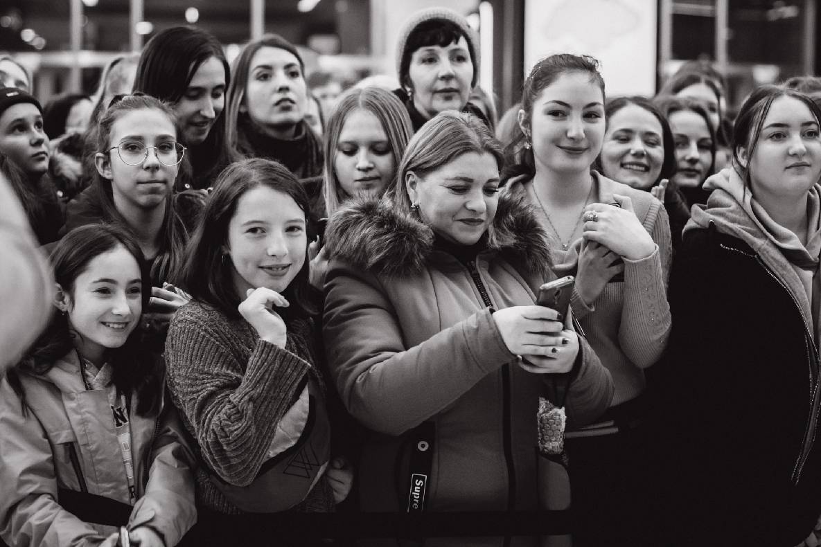 Чорна п&#039;ятниця 2019 — LAUD, автограф-сесія Євгена Кота і Ксенії Мішиной image-125