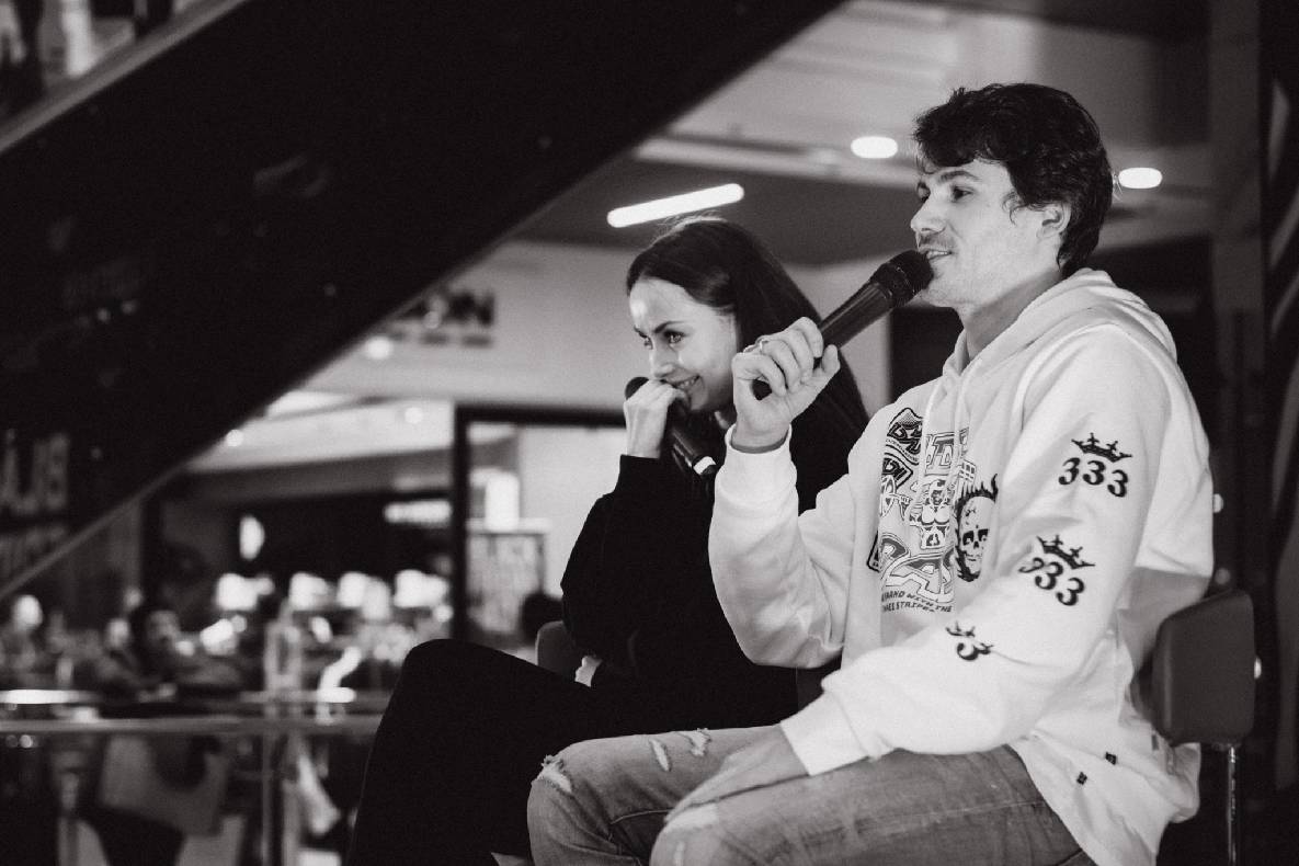 Чорна п&#039;ятниця 2019 — LAUD, автограф-сесія Євгена Кота і Ксенії Мішиной image-127