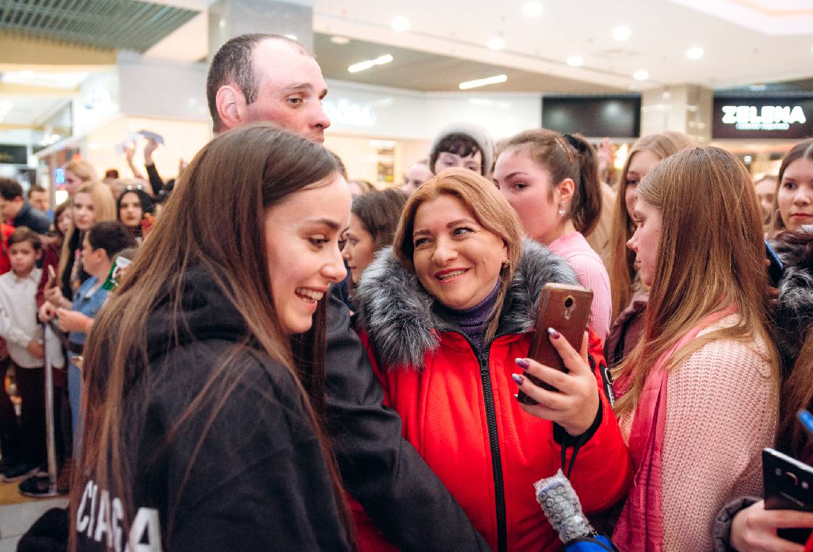 Чорна п&#039;ятниця 2019 — LAUD, автограф-сесія Євгена Кота і Ксенії Мішиной image-142