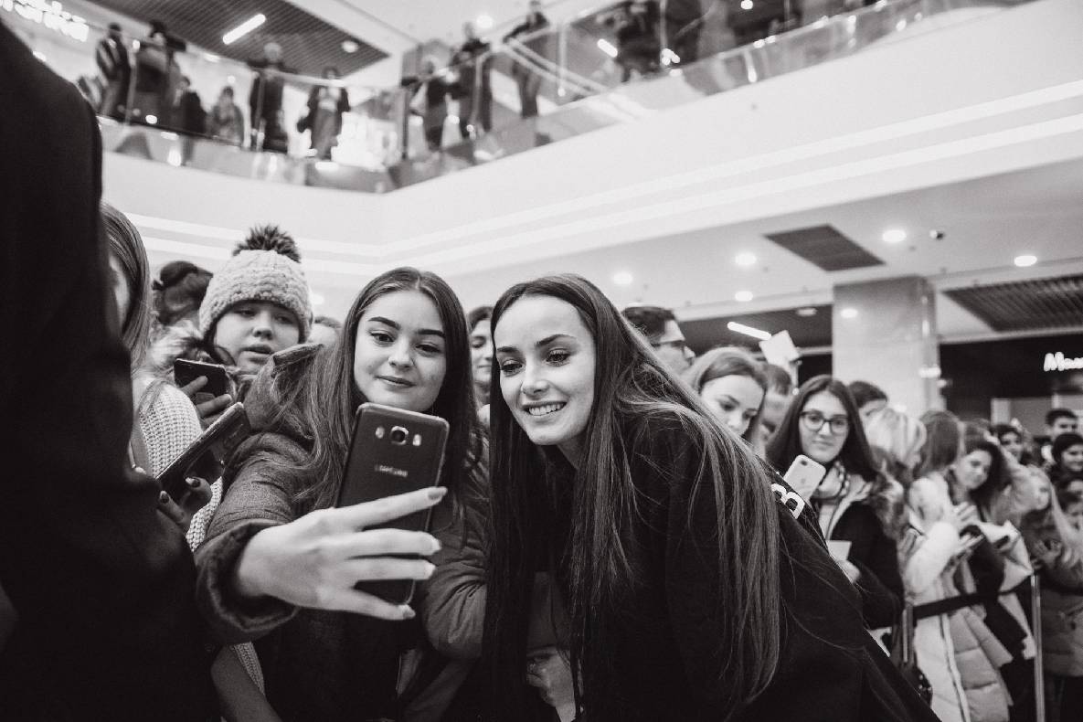 Чорна п&#039;ятниця 2019 — LAUD, автограф-сесія Євгена Кота і Ксенії Мішиной image-143