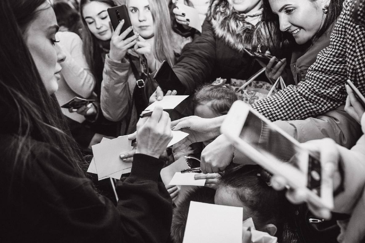 Чорна п&#039;ятниця 2019 — LAUD, автограф-сесія Євгена Кота і Ксенії Мішиной image-145