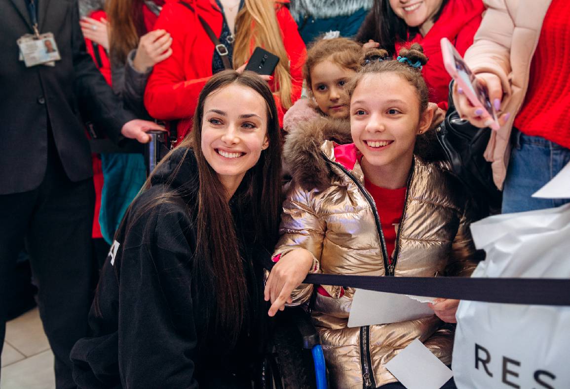 Чорна п&#039;ятниця 2019 — LAUD, автограф-сесія Євгена Кота і Ксенії Мішиной image-150