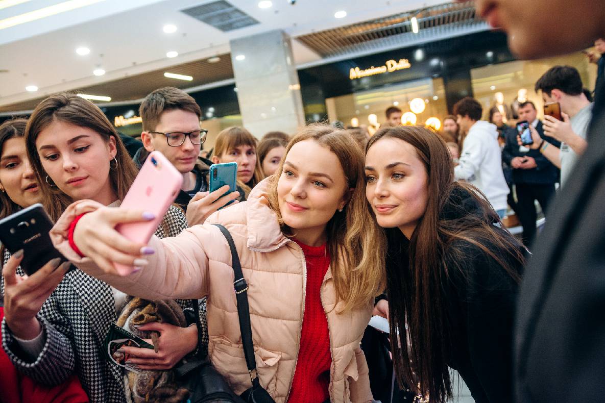 Чорна п&#039;ятниця 2019 — LAUD, автограф-сесія Євгена Кота і Ксенії Мішиной image-152