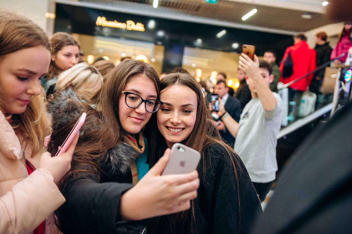 Чорна п&#039;ятниця 2019 — LAUD, автограф-сесія Євгена Кота і Ксенії Мішиной image-153