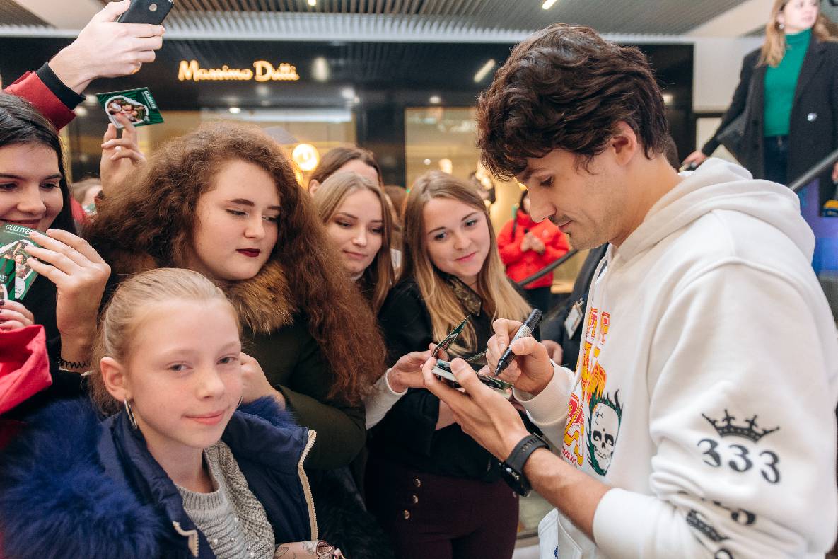 Чорна п&#039;ятниця 2019 — LAUD, автограф-сесія Євгена Кота і Ксенії Мішиной image-155