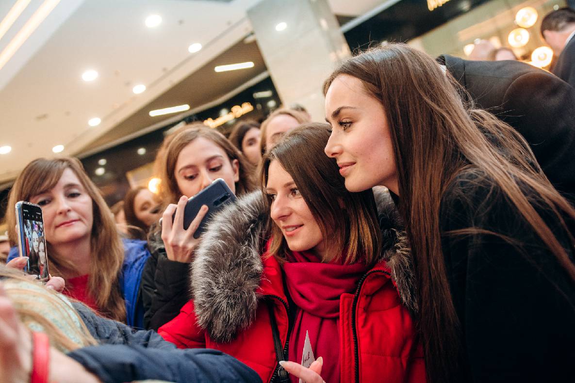 Чорна п&#039;ятниця 2019 — LAUD, автограф-сесія Євгена Кота і Ксенії Мішиной image-160