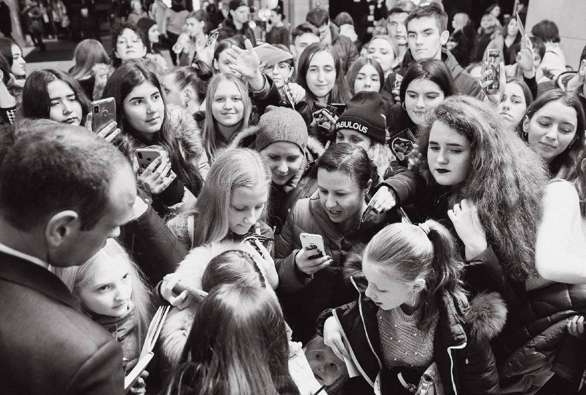 Чорна п&#039;ятниця 2019 — LAUD, автограф-сесія Євгена Кота і Ксенії Мішиной image-161