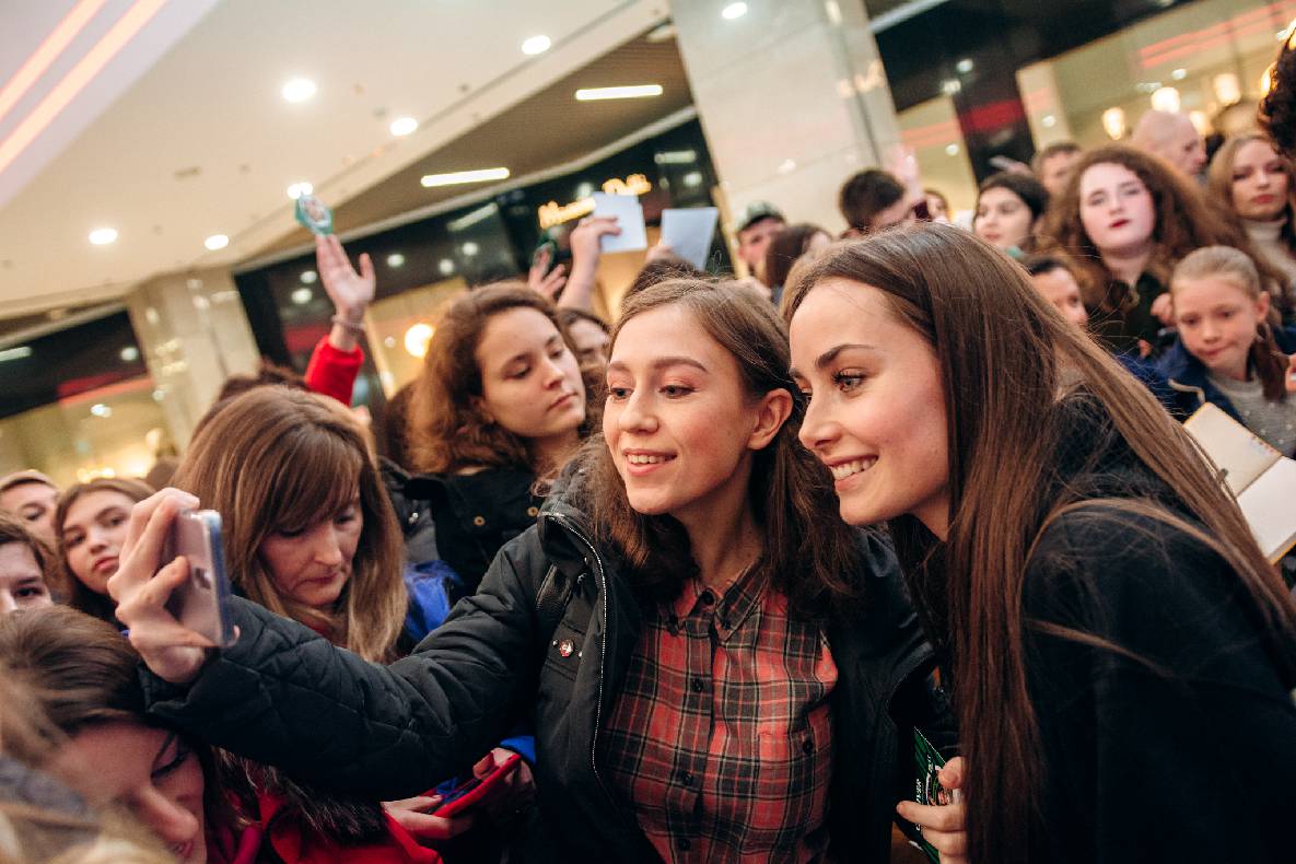 Чорна п&#039;ятниця 2019 — LAUD, автограф-сесія Євгена Кота і Ксенії Мішиной image-162