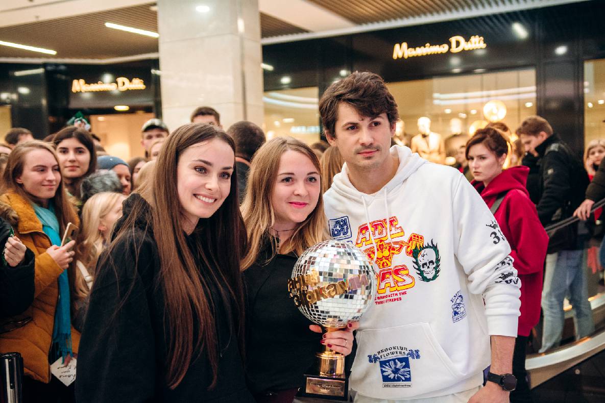 Чорна п&#039;ятниця 2019 — LAUD, автограф-сесія Євгена Кота і Ксенії Мішиной image-165