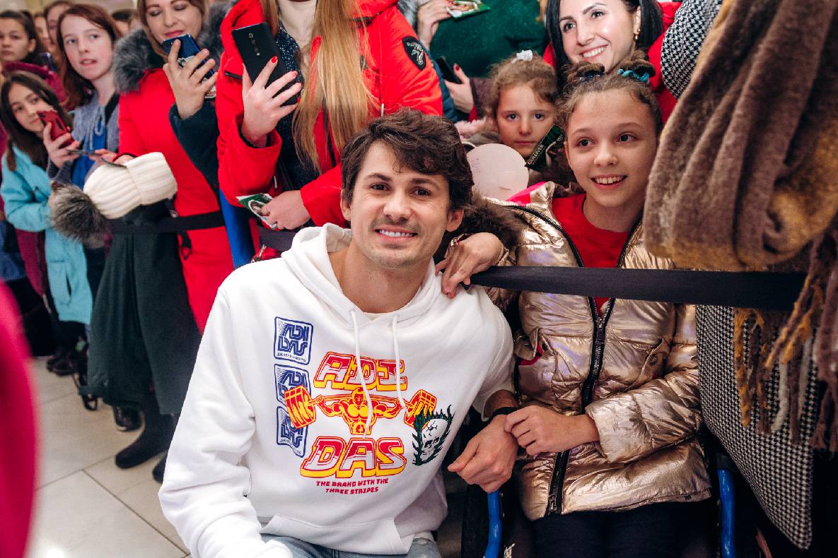 Чорна п&#039;ятниця 2019 — LAUD, автограф-сесія Євгена Кота і Ксенії Мішиной image-171