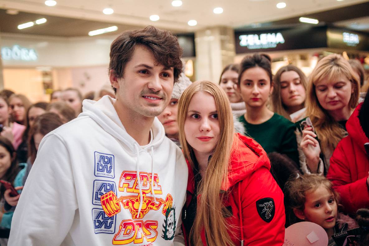 Чорна п&#039;ятниця 2019 — LAUD, автограф-сесія Євгена Кота і Ксенії Мішиной image-172