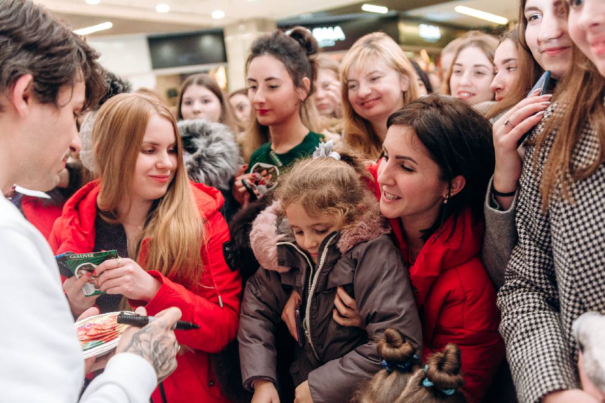 Чорна п&#039;ятниця 2019 — LAUD, автограф-сесія Євгена Кота і Ксенії Мішиной image-179