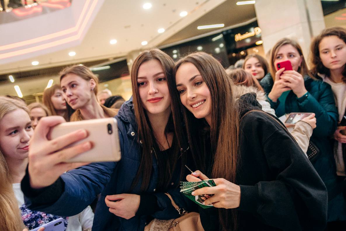 Чорна п&#039;ятниця 2019 — LAUD, автограф-сесія Євгена Кота і Ксенії Мішиной image-181