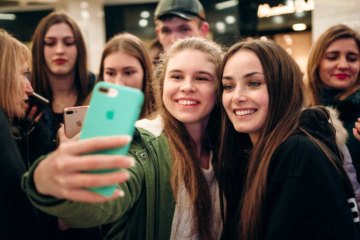 Чорна п&#039;ятниця 2019 — LAUD, автограф-сесія Євгена Кота і Ксенії Мішиной image-182