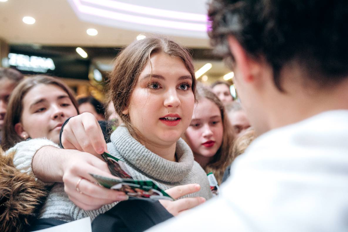 Чорна п&#039;ятниця 2019 — LAUD, автограф-сесія Євгена Кота і Ксенії Мішиной image-188