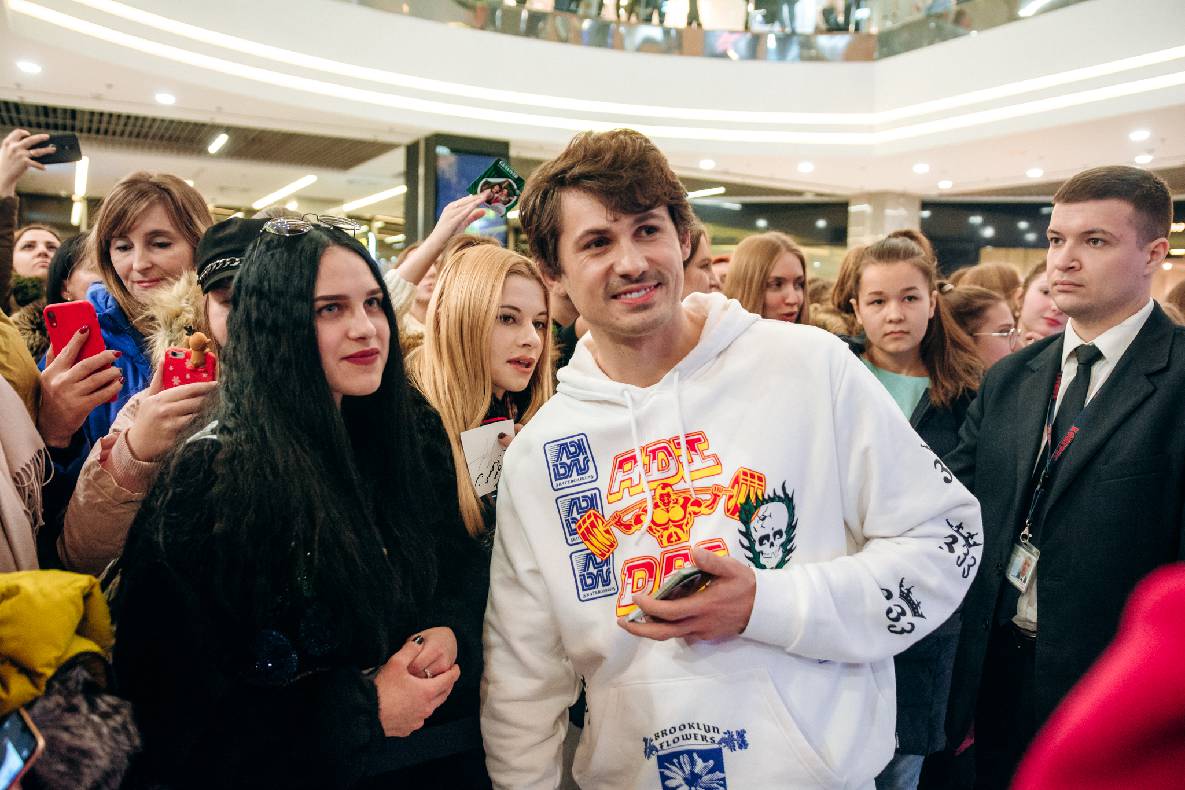 Чорна п&#039;ятниця 2019 — LAUD, автограф-сесія Євгена Кота і Ксенії Мішиной image-194