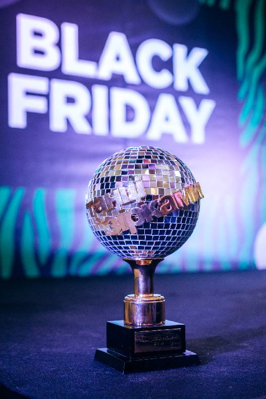 Чорна п&#039;ятниця 2019 — LAUD, автограф-сесія Євгена Кота і Ксенії Мішиной image-200