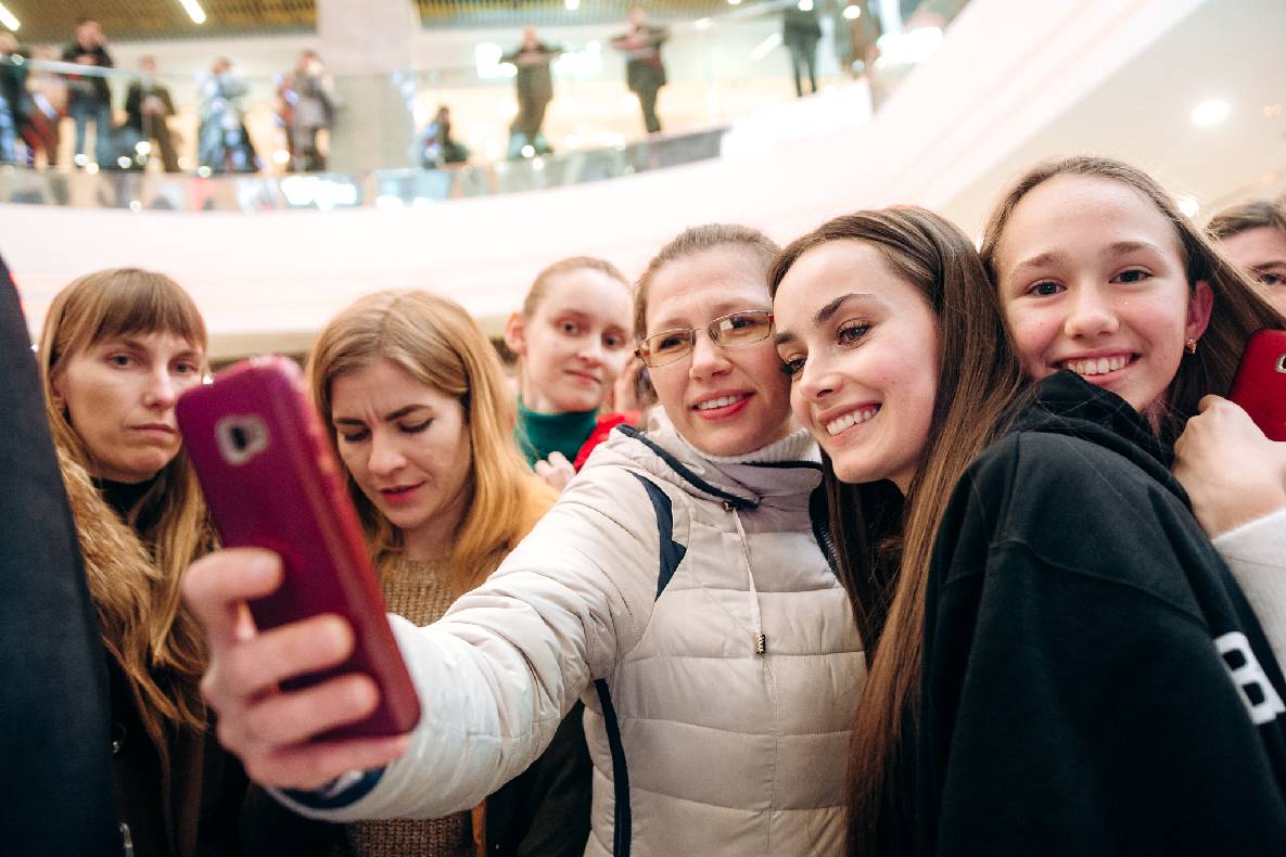 Чорна п&#039;ятниця 2019 — LAUD, автограф-сесія Євгена Кота і Ксенії Мішиной image-202