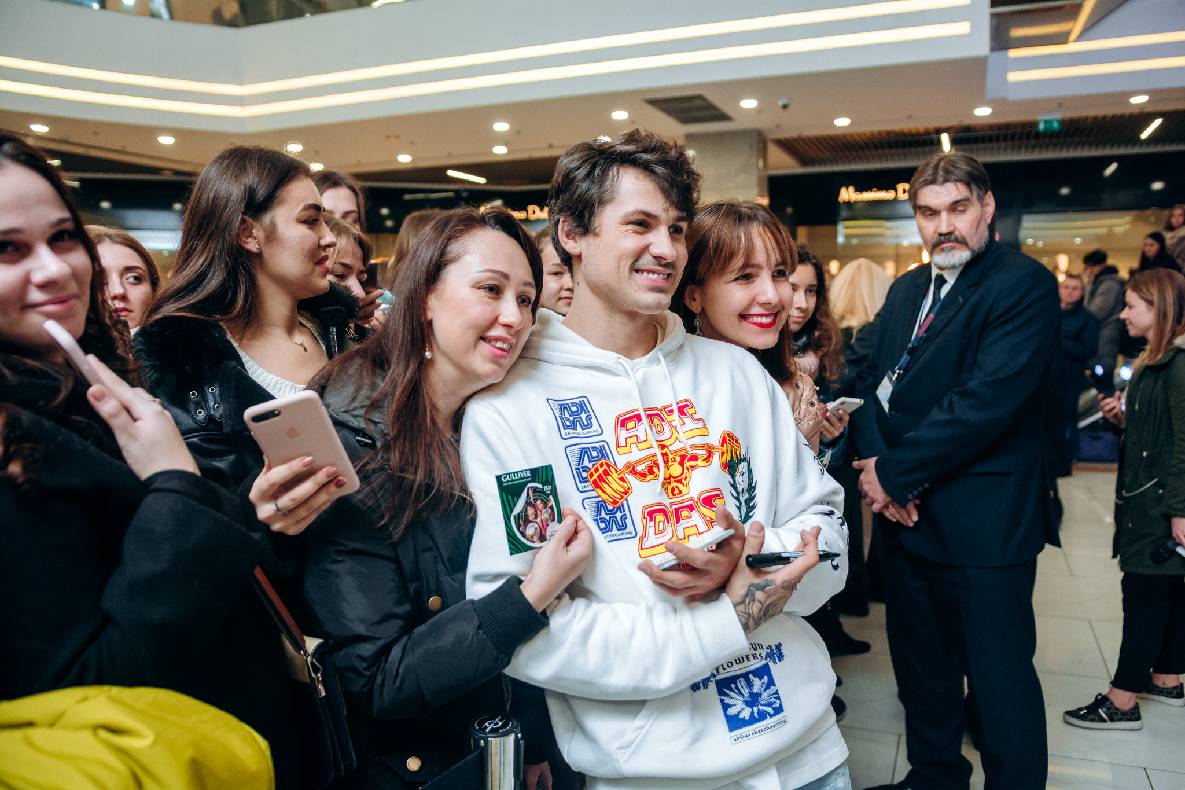 Чорна п&#039;ятниця 2019 — LAUD, автограф-сесія Євгена Кота і Ксенії Мішиной image-205