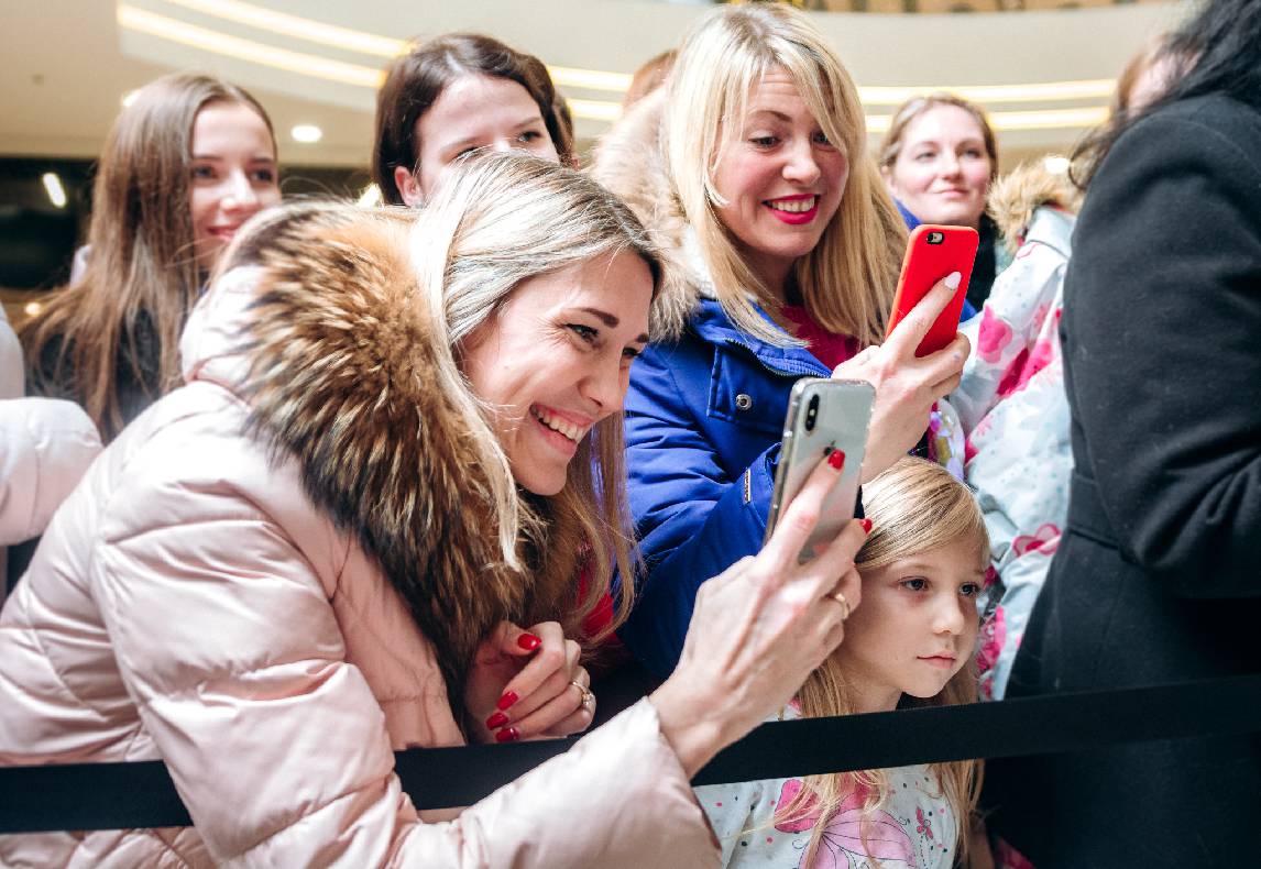 Чорна п&#039;ятниця 2019 — LAUD, автограф-сесія Євгена Кота і Ксенії Мішиной image-208