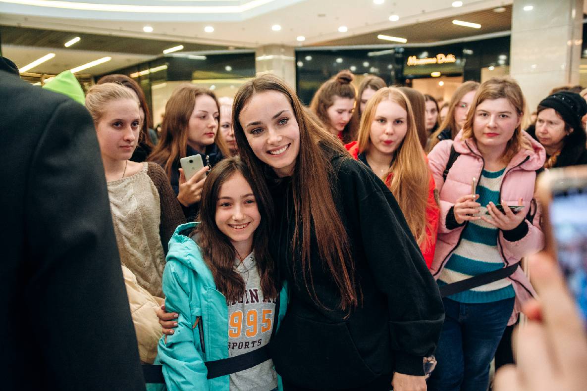 Чорна п&#039;ятниця 2019 — LAUD, автограф-сесія Євгена Кота і Ксенії Мішиной image-213