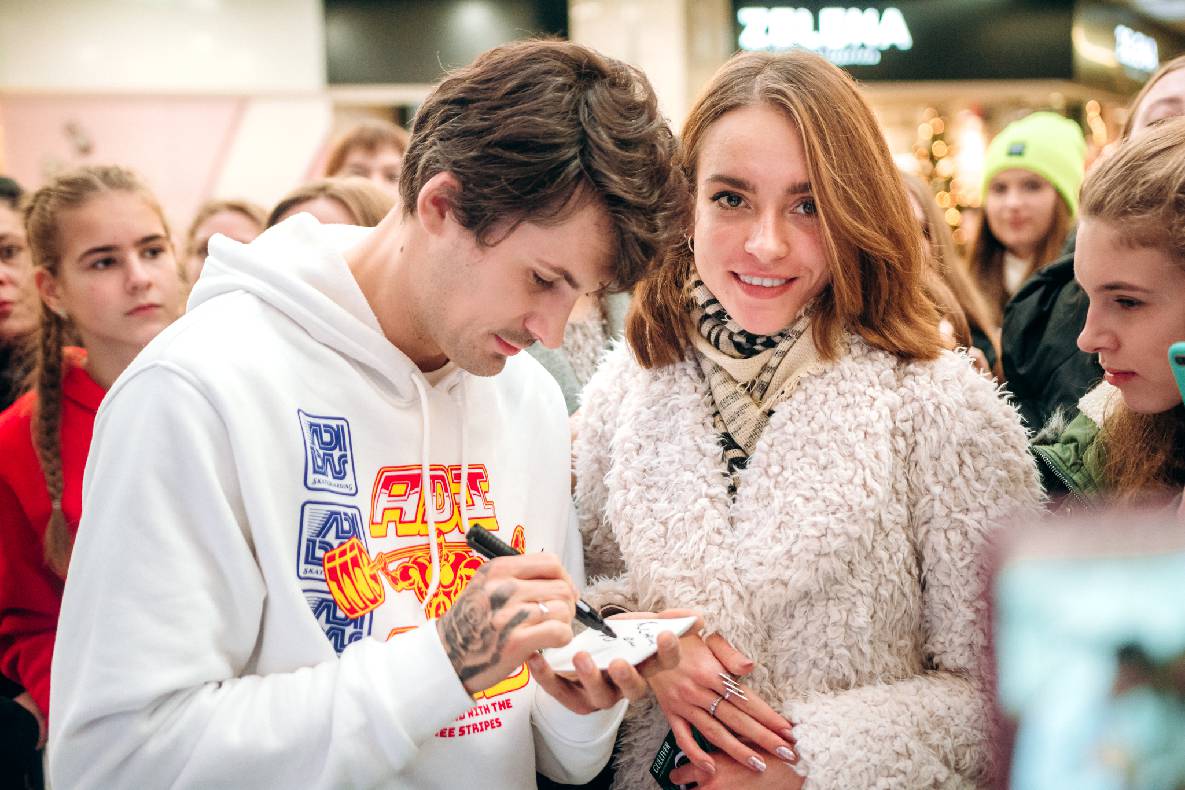 Чорна п&#039;ятниця 2019 — LAUD, автограф-сесія Євгена Кота і Ксенії Мішиной image-215