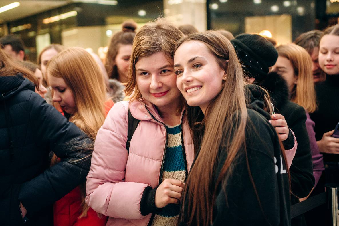 Чорна п&#039;ятниця 2019 — LAUD, автограф-сесія Євгена Кота і Ксенії Мішиной image-219