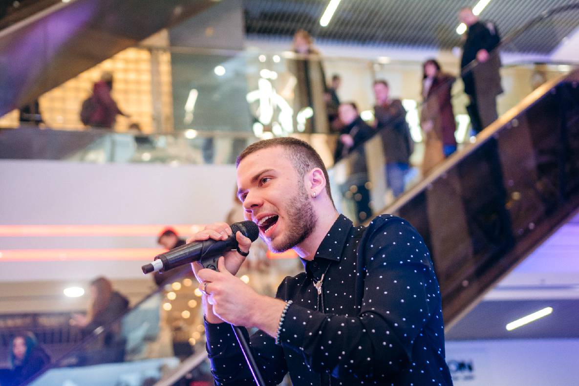 Чорна п&#039;ятниця 2019 — LAUD, автограф-сесія Євгена Кота і Ксенії Мішиной image-221