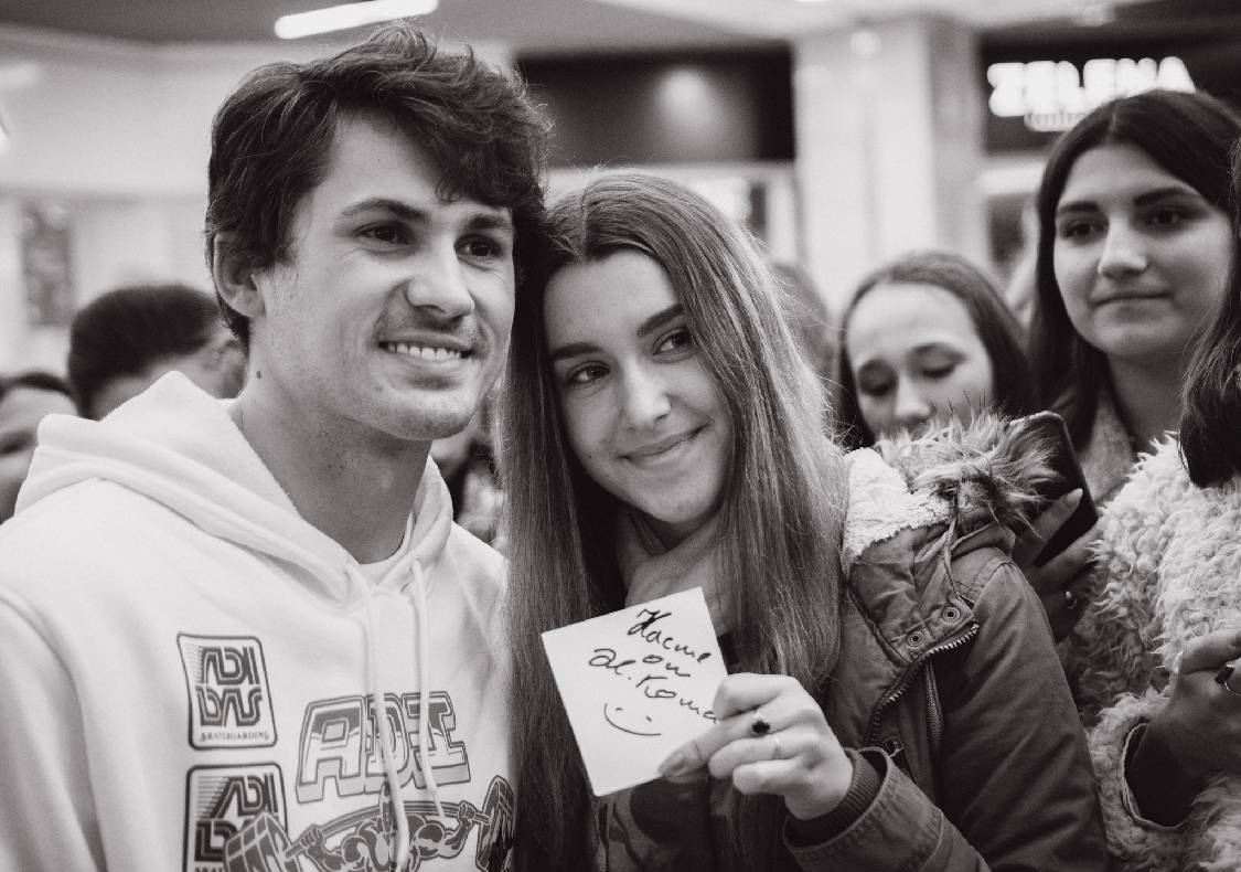 Чорна п&#039;ятниця 2019 — LAUD, автограф-сесія Євгена Кота і Ксенії Мішиной image-220