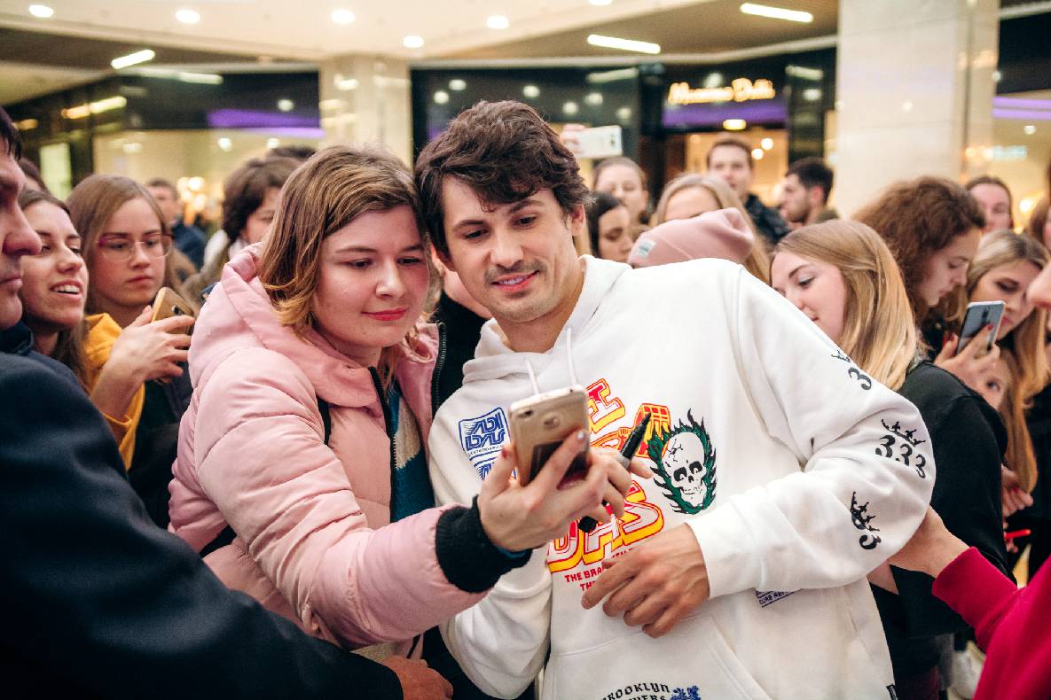 Чорна п&#039;ятниця 2019 — LAUD, автограф-сесія Євгена Кота і Ксенії Мішиной image-224