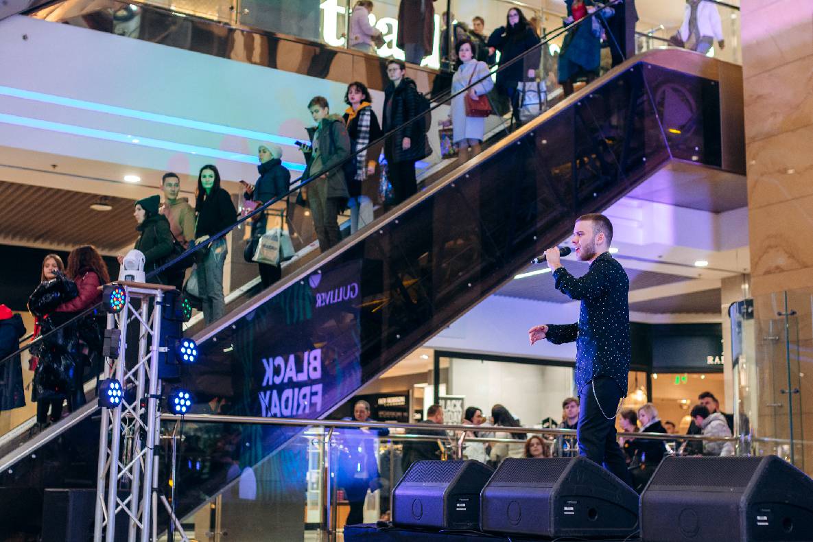 Чорна п&#039;ятниця 2019 — LAUD, автограф-сесія Євгена Кота і Ксенії Мішиной image-230