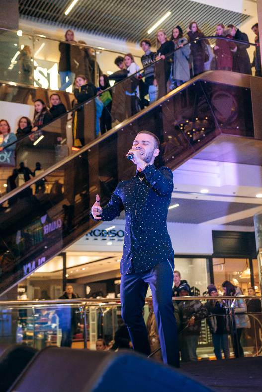 Чорна п&#039;ятниця 2019 — LAUD, автограф-сесія Євгена Кота і Ксенії Мішиной image-233