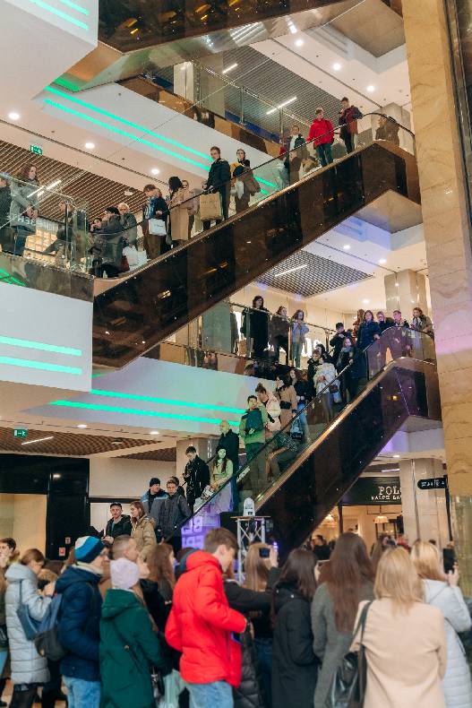 Чорна п&#039;ятниця 2019 — LAUD, автограф-сесія Євгена Кота і Ксенії Мішиной image-235