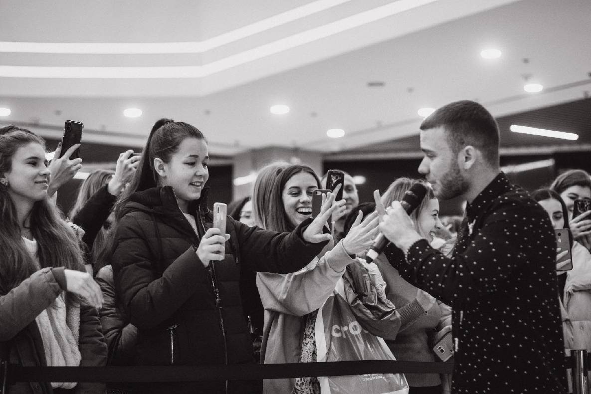 Чорна п&#039;ятниця 2019 — LAUD, автограф-сесія Євгена Кота і Ксенії Мішиной image-240