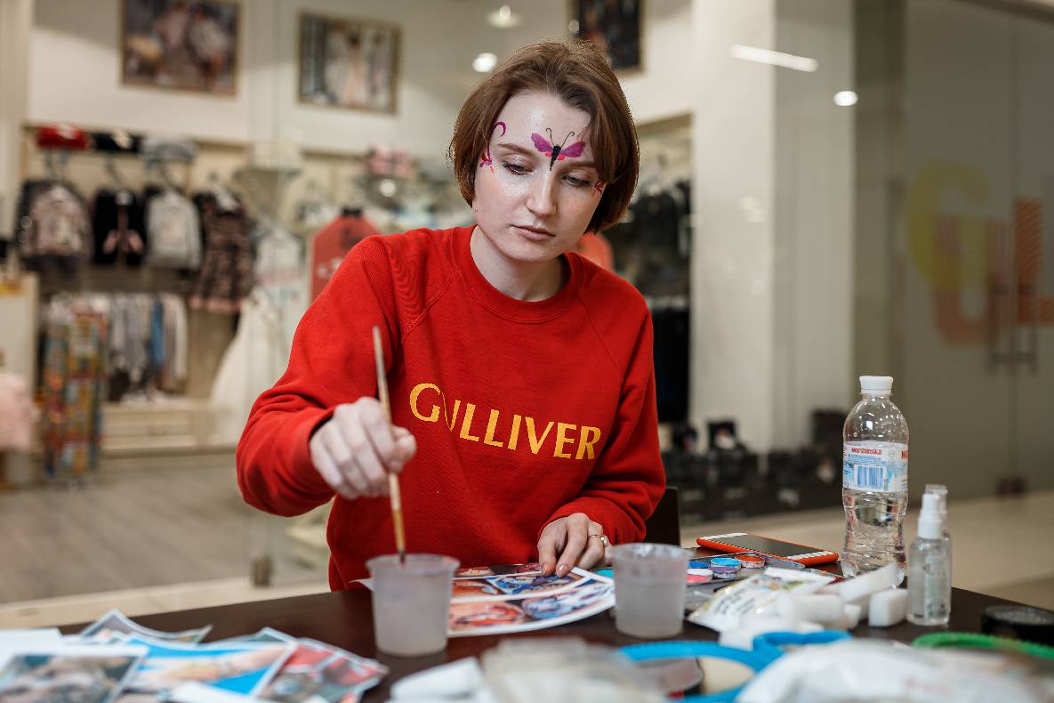 8 Березня в ТРЦ GULLIVER image-100