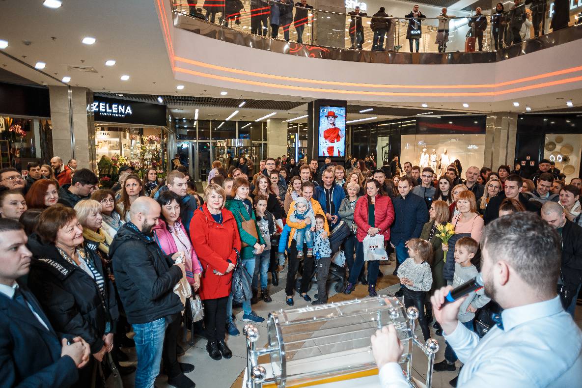 8 Березня в ТРЦ GULLIVER image-185