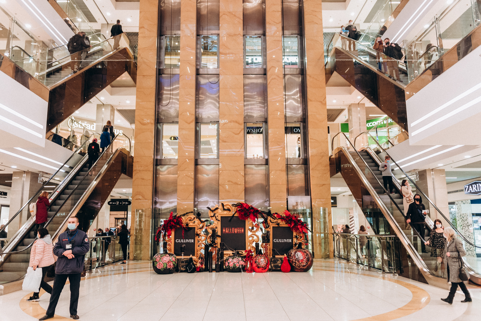 Halloween in Gulliver image-11