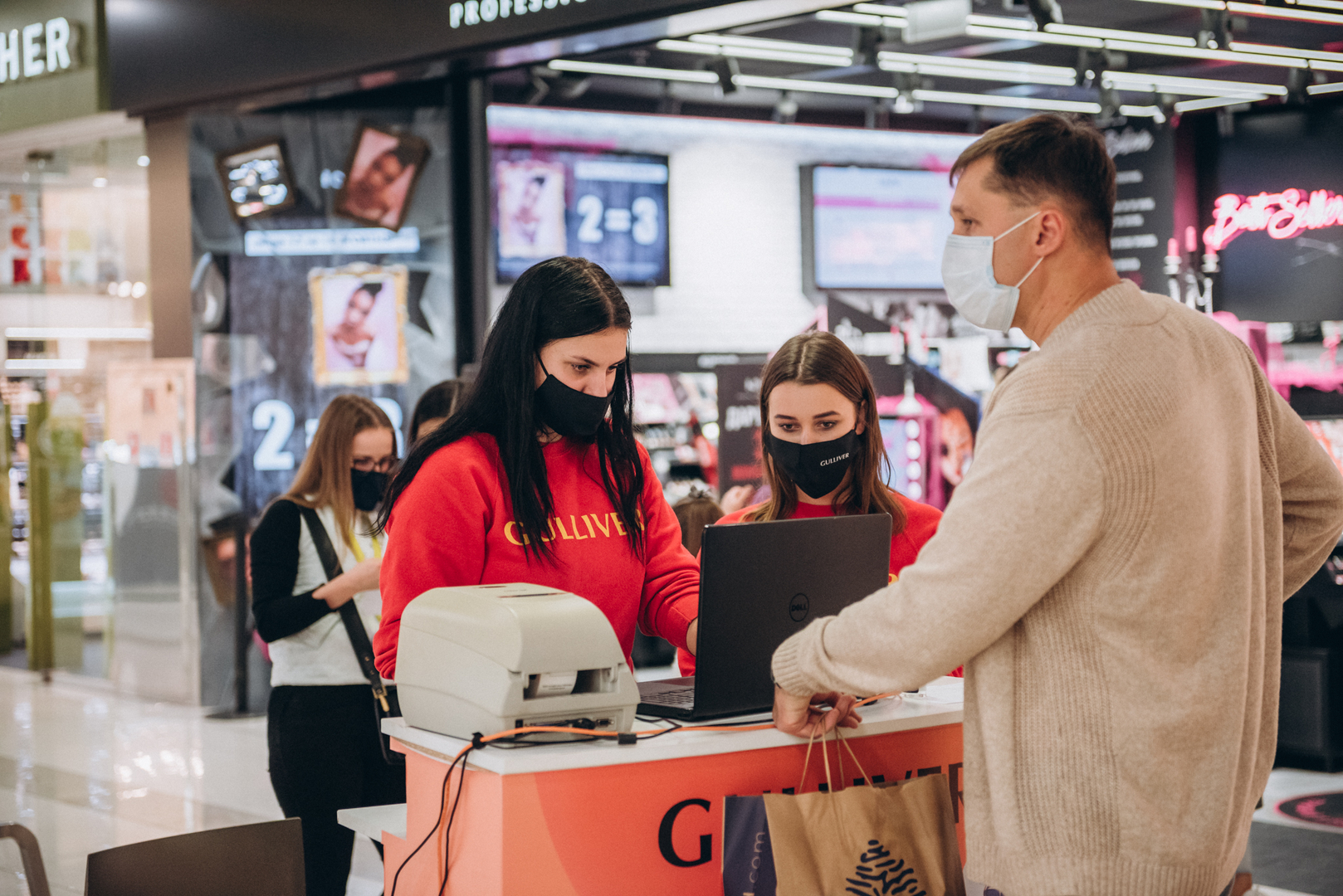 День рождения ТРЦ Gulliver — 7 лет на высоте! image-68